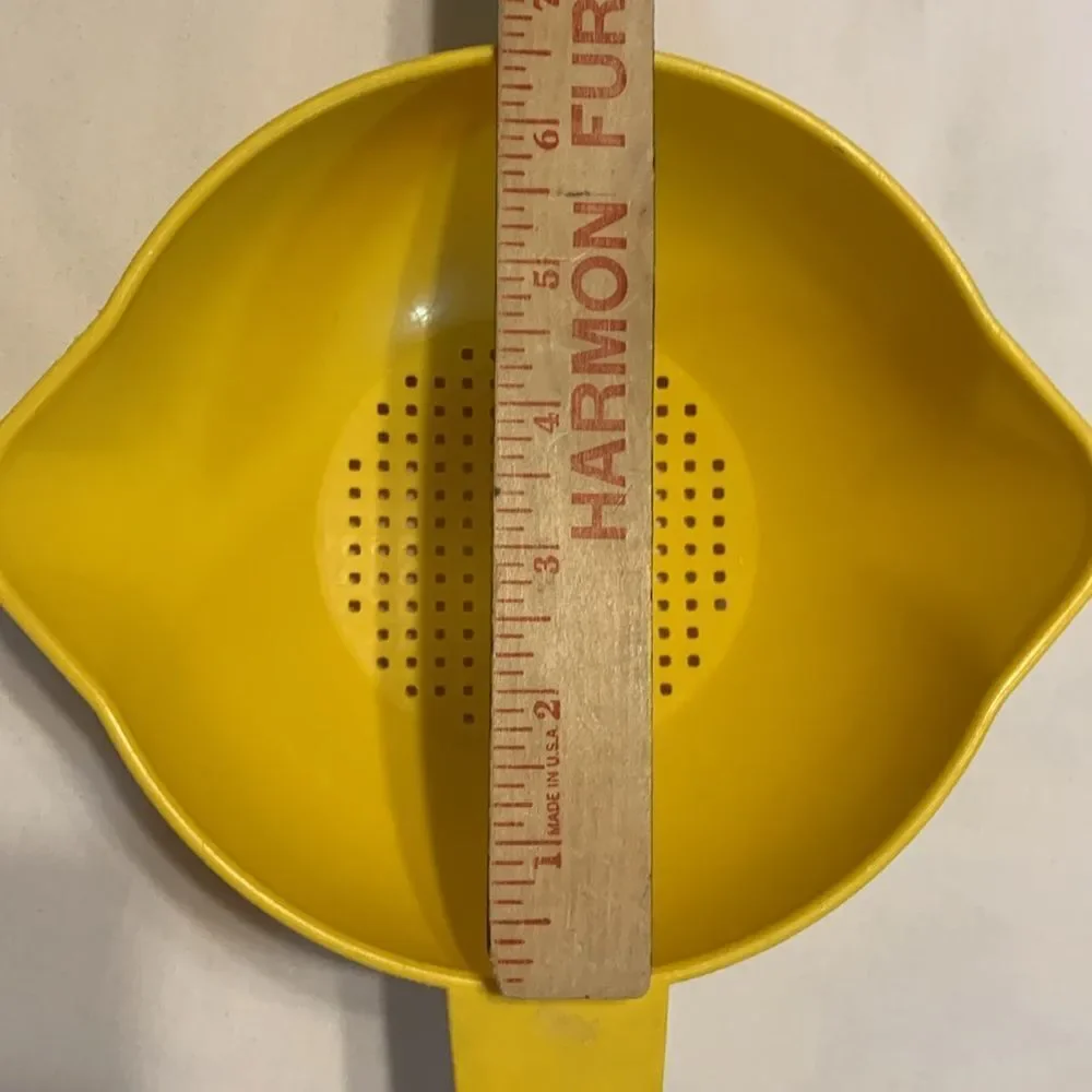 Tupperware Vintage yellow strainer